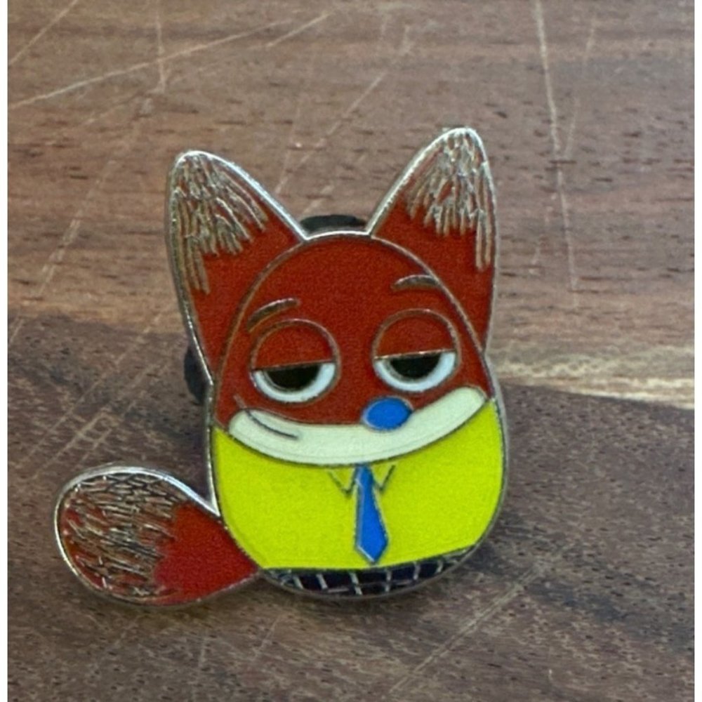 Nick The Fox Zootopia Disney Mickey Trading Pin 2018 Easter Egg Brown Authentic